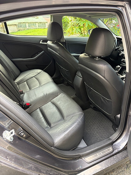 Kia Optima 7 of 30