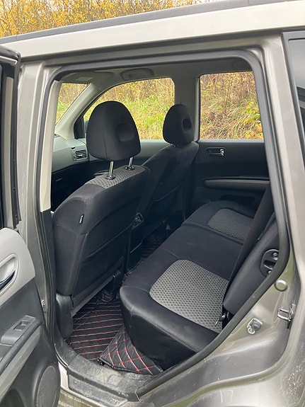 Nissan X-Trail 8 of 8