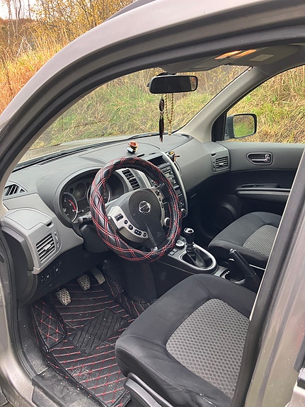 Nissan X-Trail 6 of 8