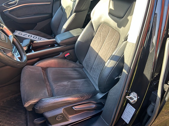 Audi e-tron 10 of 11