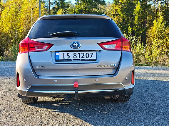 Toyota Auris 4 of 14