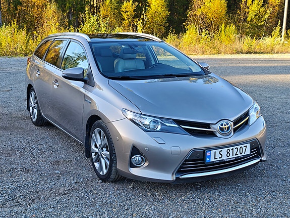 Toyota Auris 13 of 14