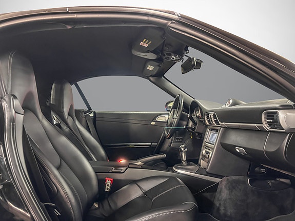 Porsche 911 Carrera 4S 16 of 22