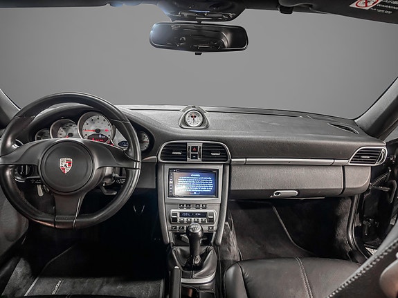 Porsche 911 Carrera 4S 11 of 22