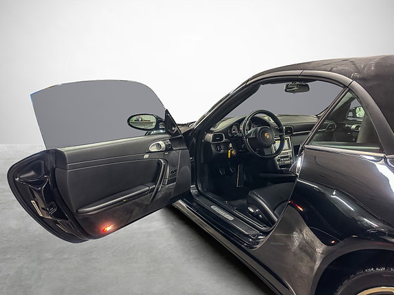Porsche 911 Carrera 4S 9 of 22