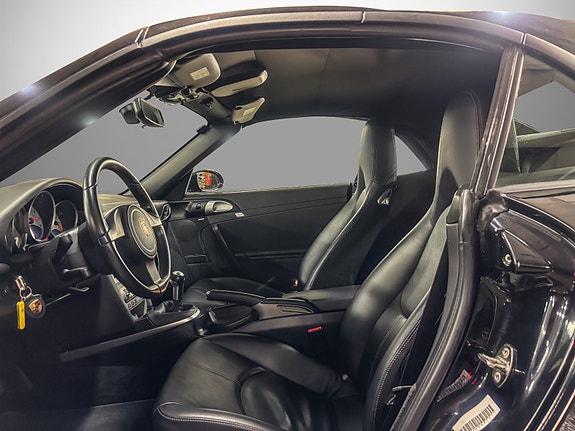Porsche 911 Carrera 4S 10 of 22