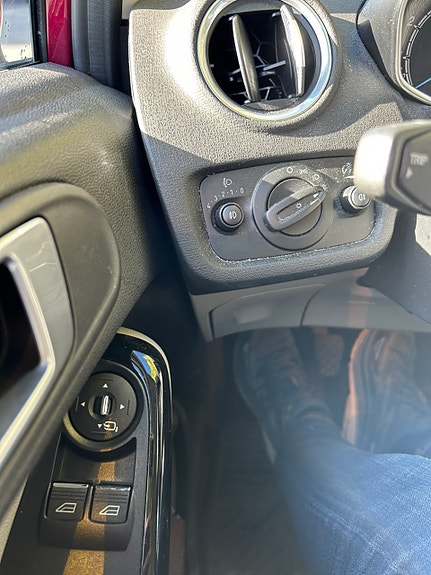 Ford Fiesta 9 of 13