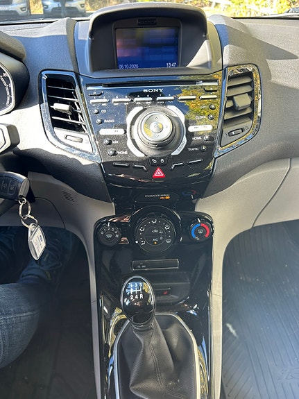 Ford Fiesta 11 of 13