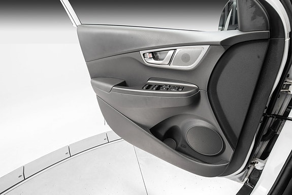 Hyundai Kona 16 of 25