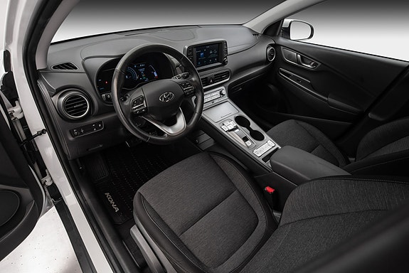 Hyundai Kona 11 of 25