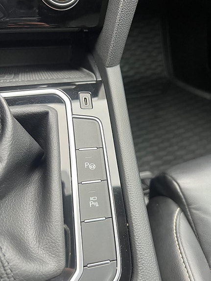 Volkswagen Passat 29 of 30