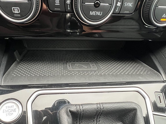 Volkswagen Passat 30 of 30