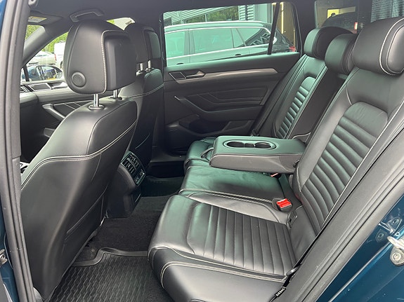 Volkswagen Passat 18 of 30