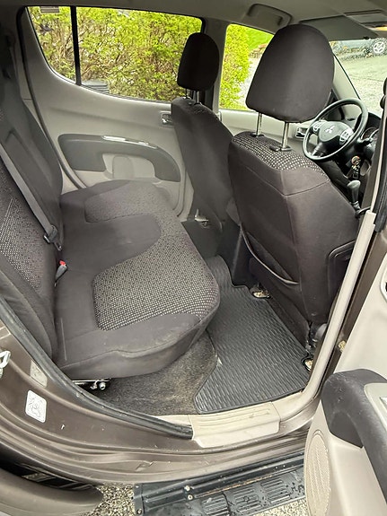 Mitsubishi L200 8 of 8