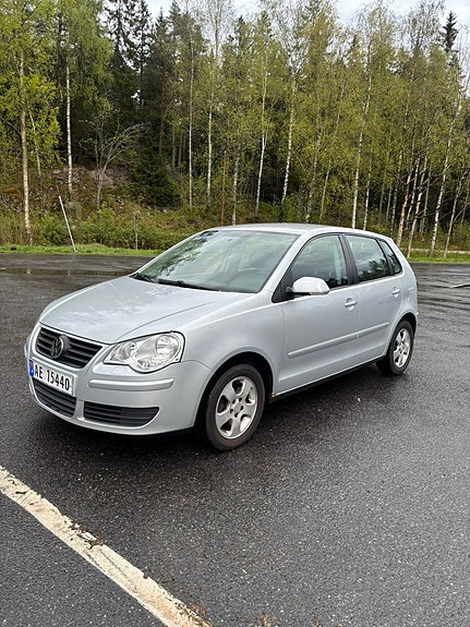 Volkswagen Polo 2 of 10