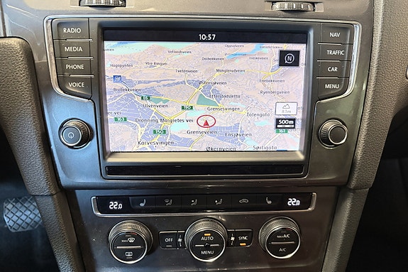 Volkswagen e-Golf VII 22 of 28