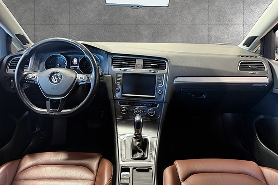 Volkswagen e-Golf VII 11 of 28