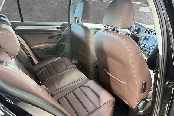Volkswagen e-Golf VII 14 of 28