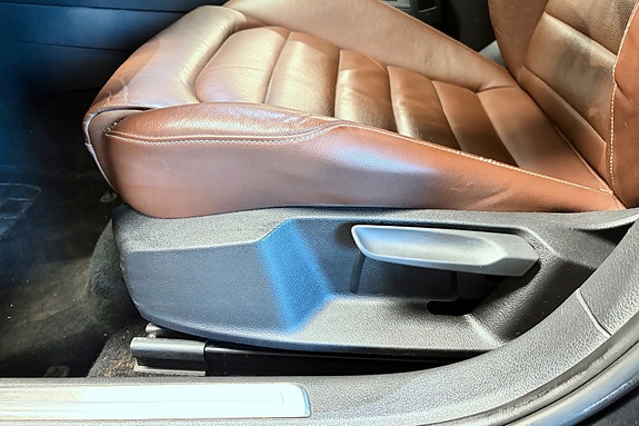 Volkswagen e-Golf VII 27 of 28