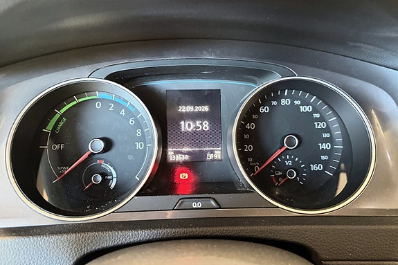 Volkswagen e-Golf VII 20 of 28