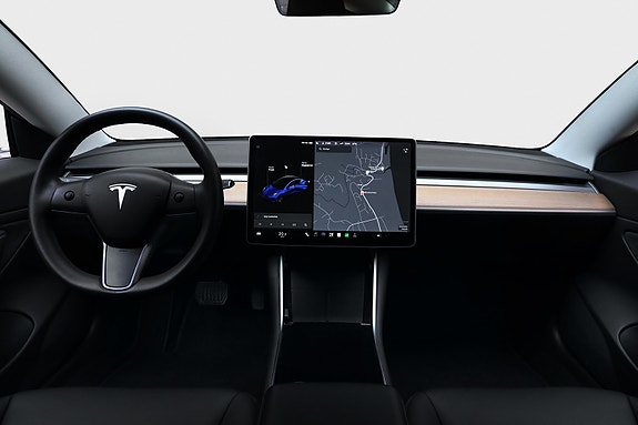 Tesla Model 3 13 of 19