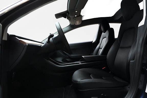 Tesla Model 3 10 of 19
