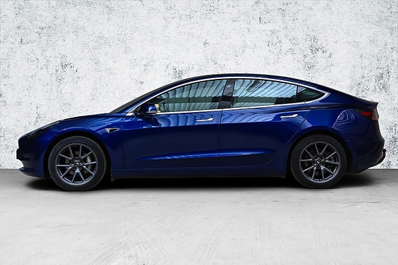 Tesla Model 3 7 of 19