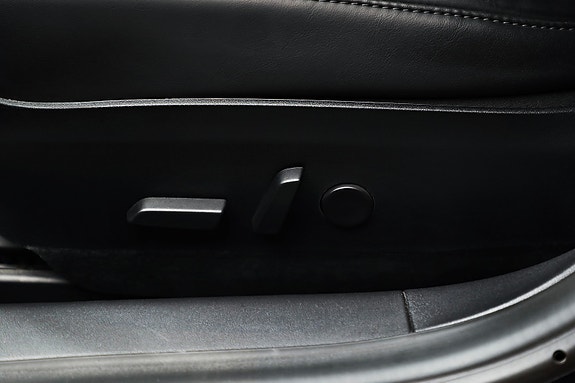 Tesla Model 3 9 of 19