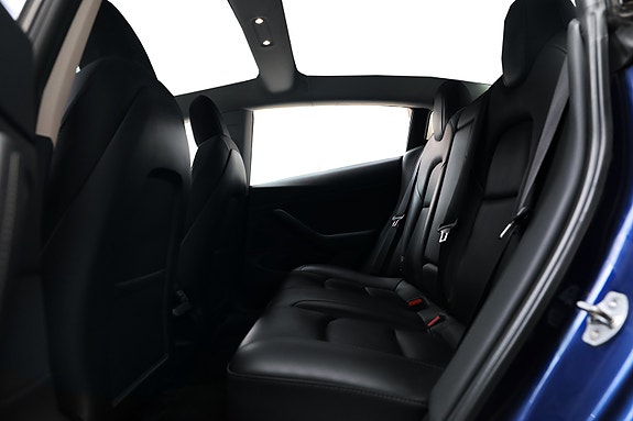 Tesla Model 3 11 of 19
