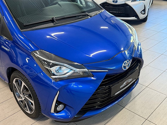 Toyota Yaris 6 of 30