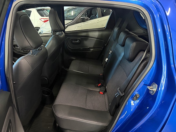 Toyota Yaris 26 of 30