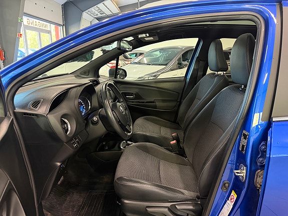 Toyota Yaris 21 of 30