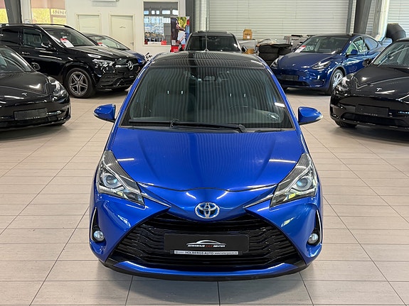 Toyota Yaris 4 of 30