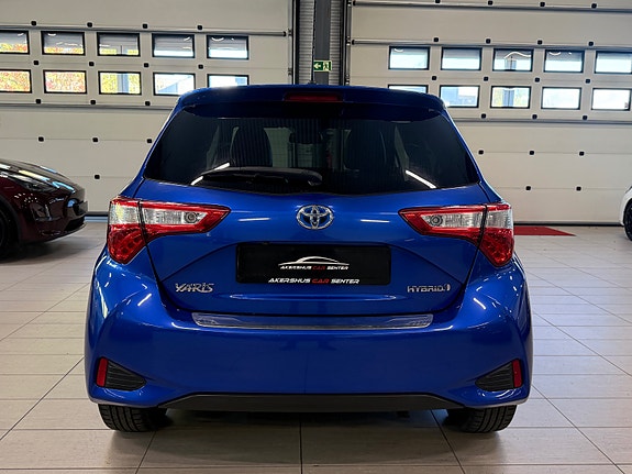 Toyota Yaris 14 of 30