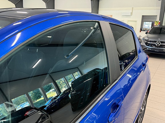 Toyota Yaris 11 of 30