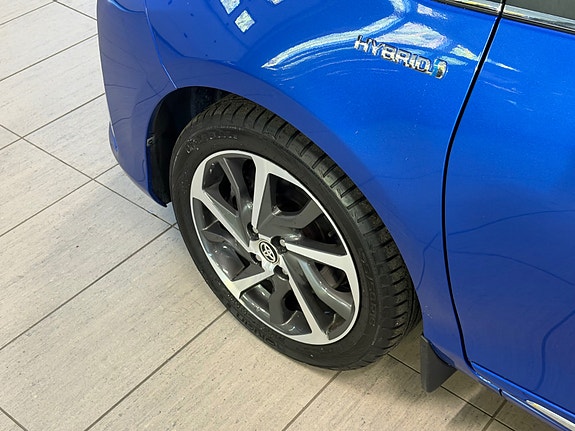 Toyota Yaris 8 of 30