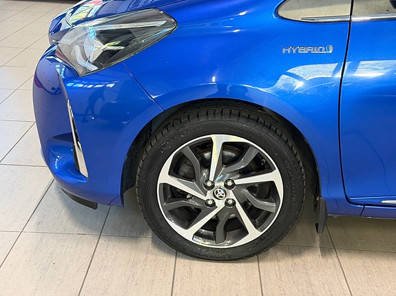 Toyota Yaris 7 of 30