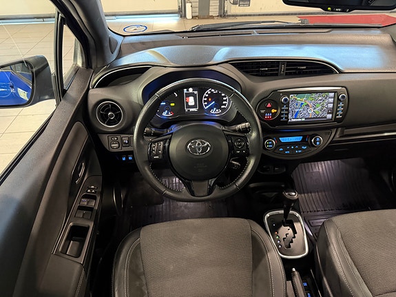 Toyota Yaris 20 of 30