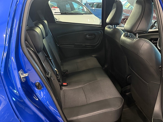 Toyota Yaris 27 of 30