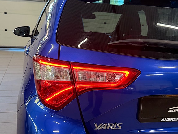 Toyota Yaris 18 of 30