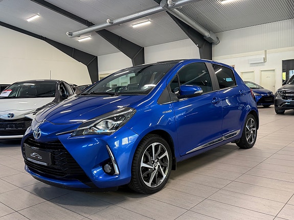 Toyota Yaris 2 of 30