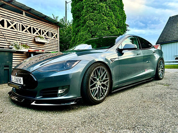 Tesla Model S 4 of 23