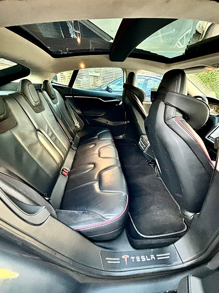 Tesla Model S 10 of 23