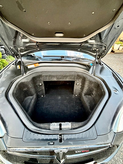 Tesla Model S 12 of 23