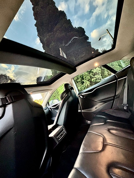 Tesla Model S 16 of 23