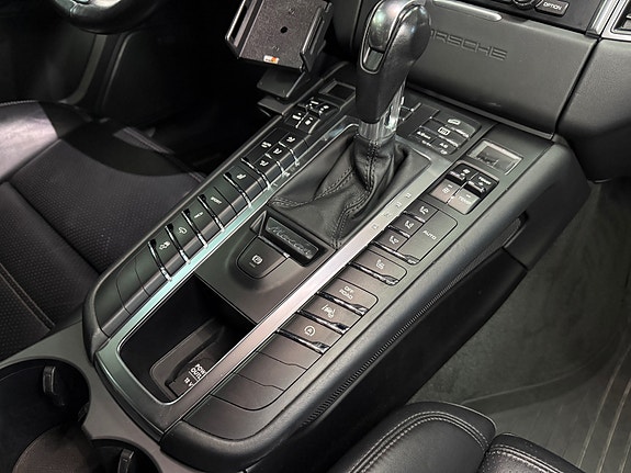 Porsche Macan S 18 of 30