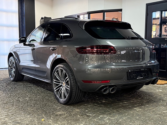 Porsche Macan S 5 of 30