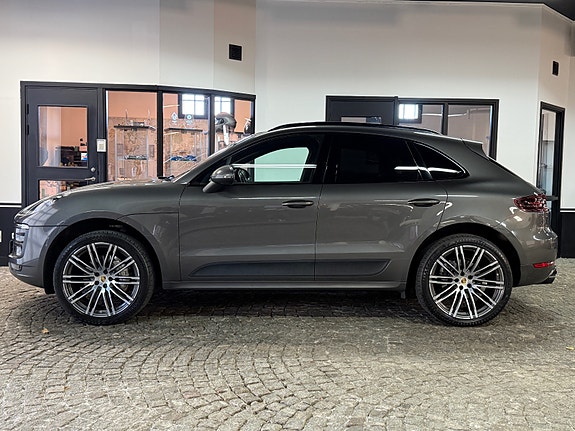 Porsche Macan S 2 of 30