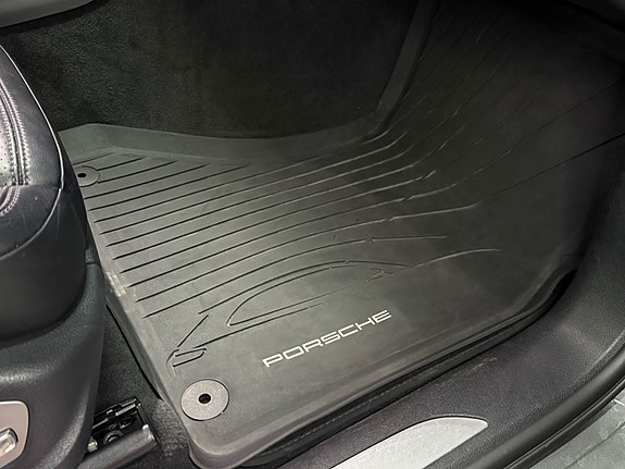Porsche Macan S 17 of 30