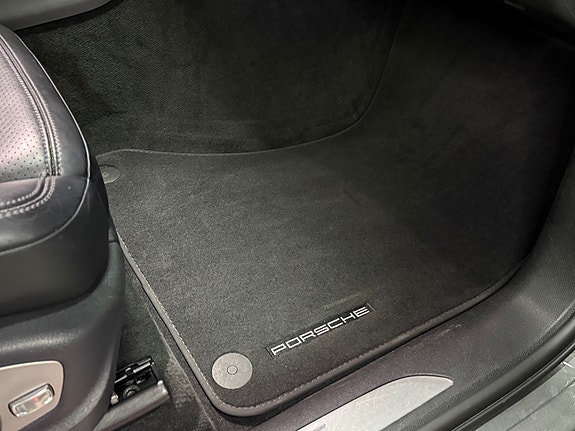 Porsche Macan S 12 of 30